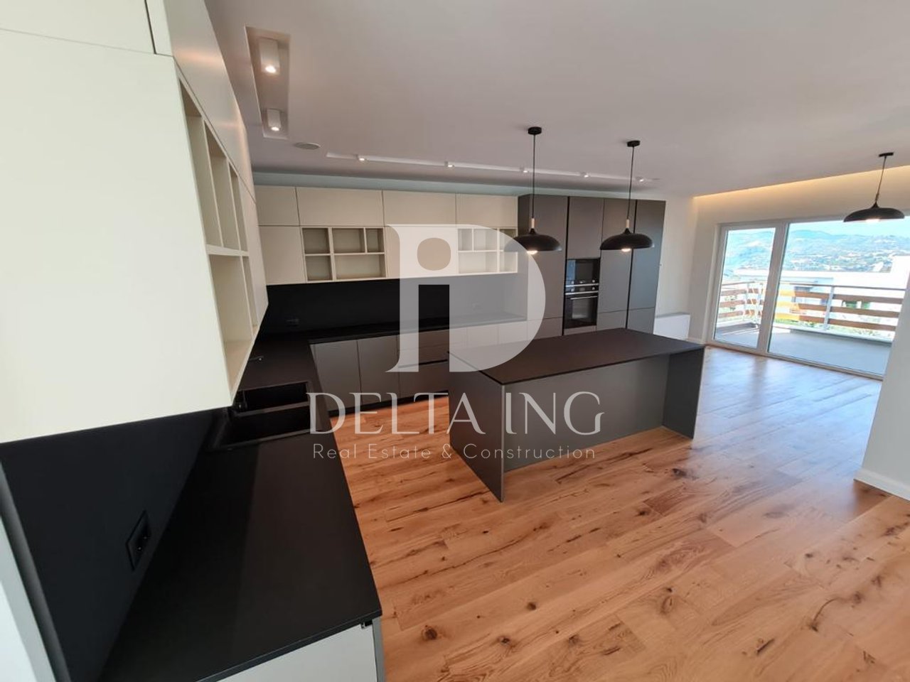 Vilë Luksoze në Shitje dhe me Qira – “Residenca Long Hill”, Tiranë