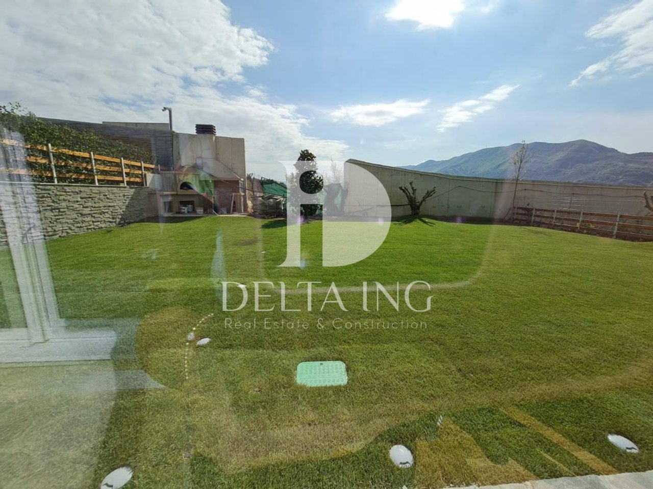 Vilë Luksoze në Shitje dhe me Qira – “Residenca Long Hill”, Tiranë