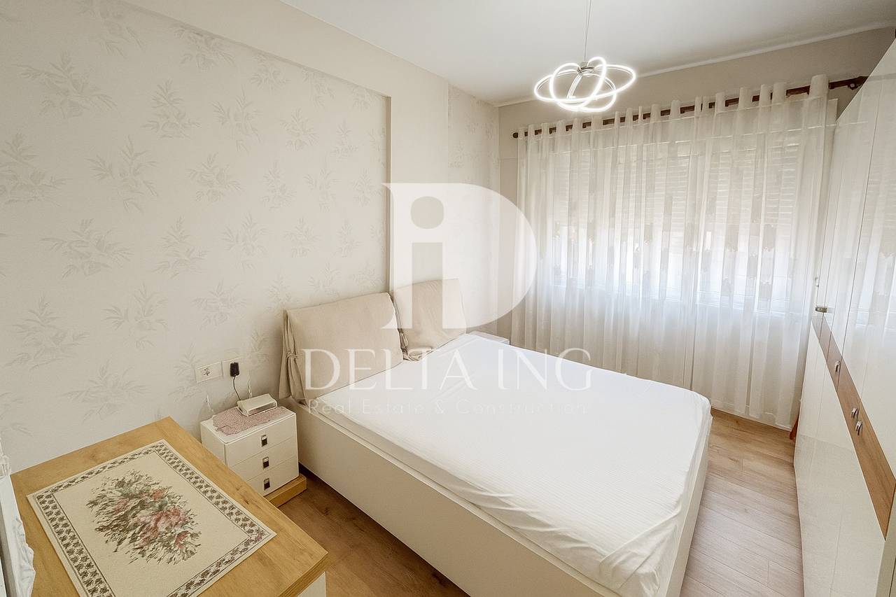 Shitet Apartament në Qendrën Tregtare Kristal, Komuna e Parisit