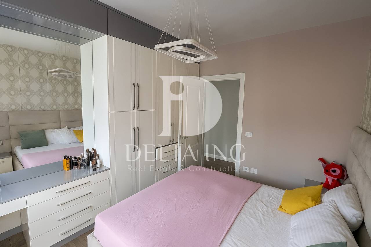 Shitet Apartament në Qendrën Tregtare Kristal, Komuna e Parisit