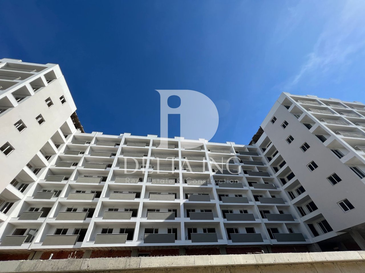 Shitet Apartament 2+1 me Pamje nga Deti në Golem