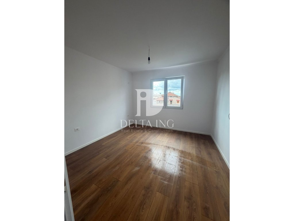 SHITET APARTAMENT 1+1 – PORCELAN, PRANË EUROPANIT