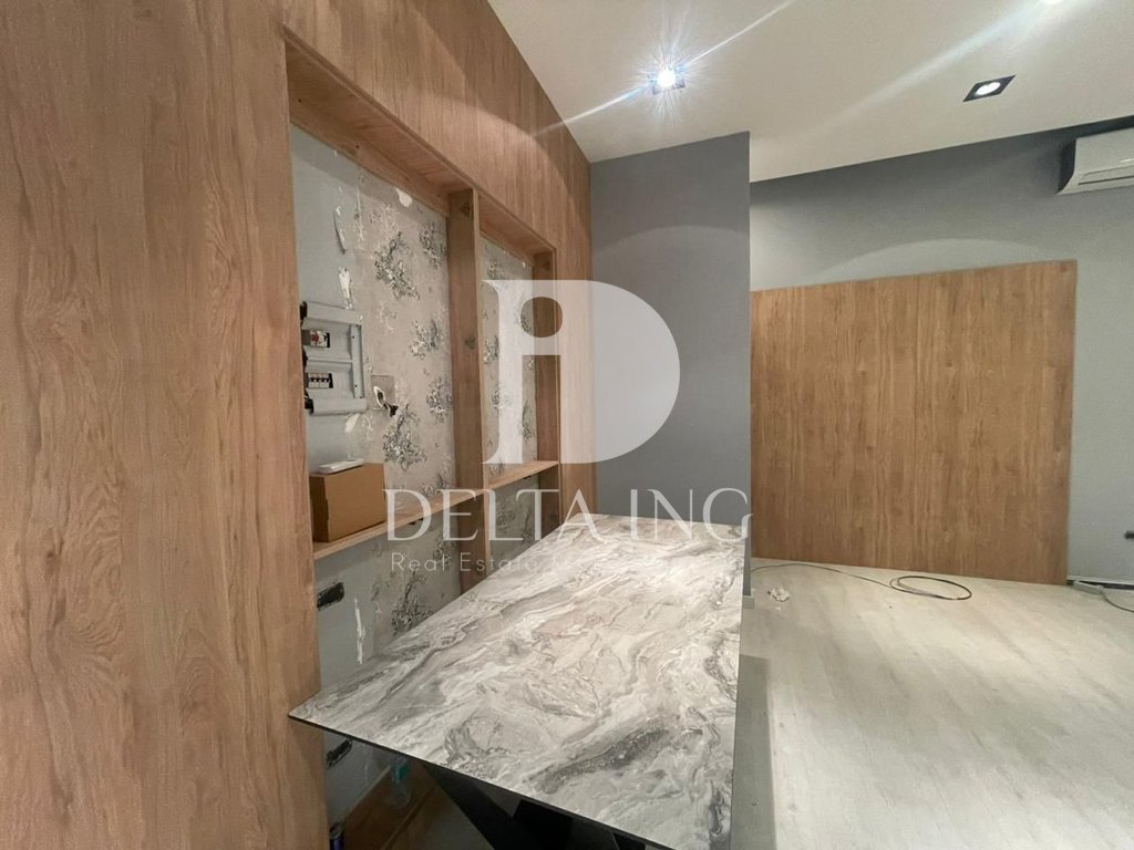 JEPET ME QIRA ZYRË – BLLOK, PRANË LIBRIT UNIVERSITAR