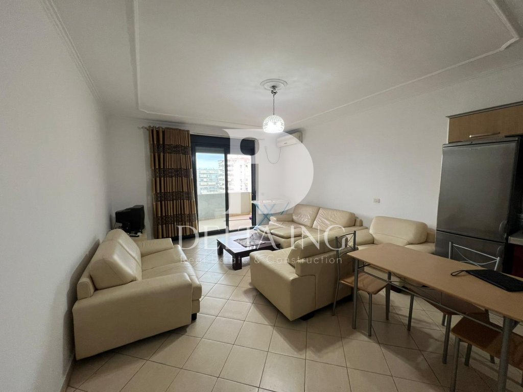 Jepet me qira apartament 2+1+2 pranë Kompleksit Dinamo