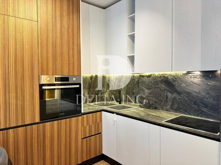 SHITET APARTAMENT 2+1+2 – LUNGOMARE, VLORË