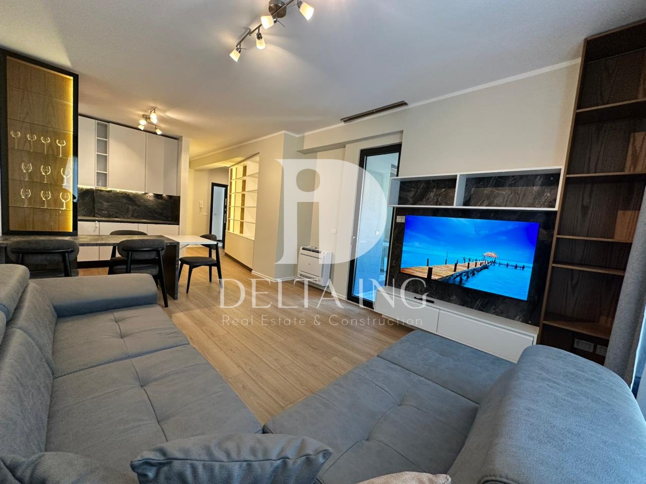 IN VENDITA APPARTAMENTO 2+1+2 – LUNGOMARE, VLORË