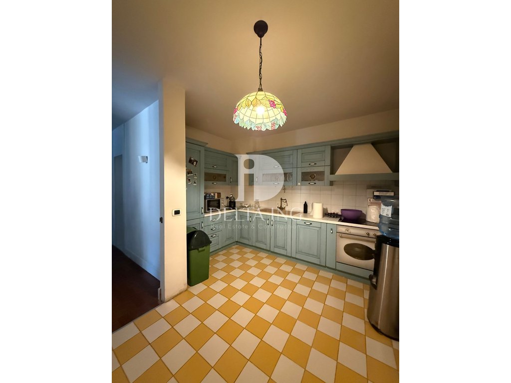 SHITET APARTAMENT ME VERANDË – BLLOK, TIRANË