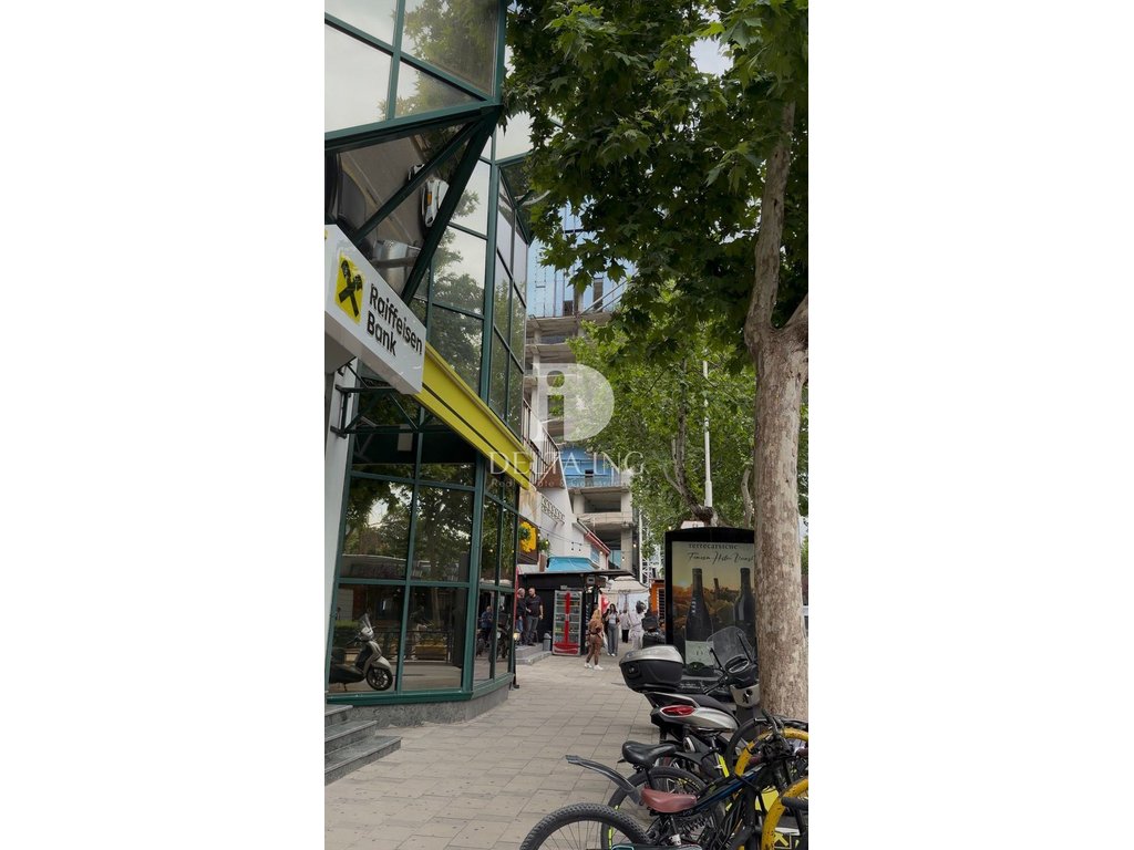 JEPET ME QIRA AMBIENT BIZNESI – RRUGA E KAVAJËS