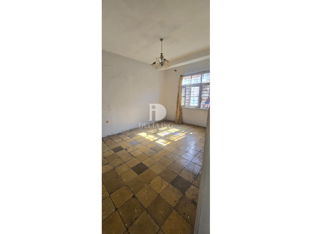 Shitet apartament 2+1 me depo në Rrugën Ferit Xhajko, Tiranë