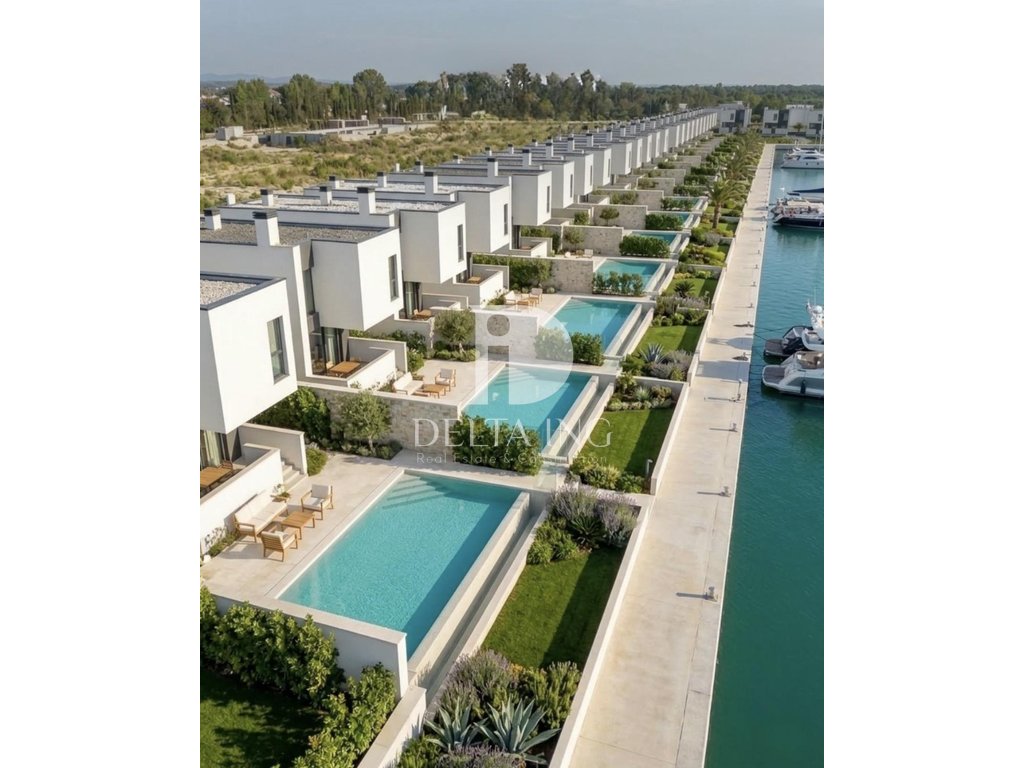 Shitet vilë 3+1+2 në Turquoise Marina, Gjiri i Lalzit