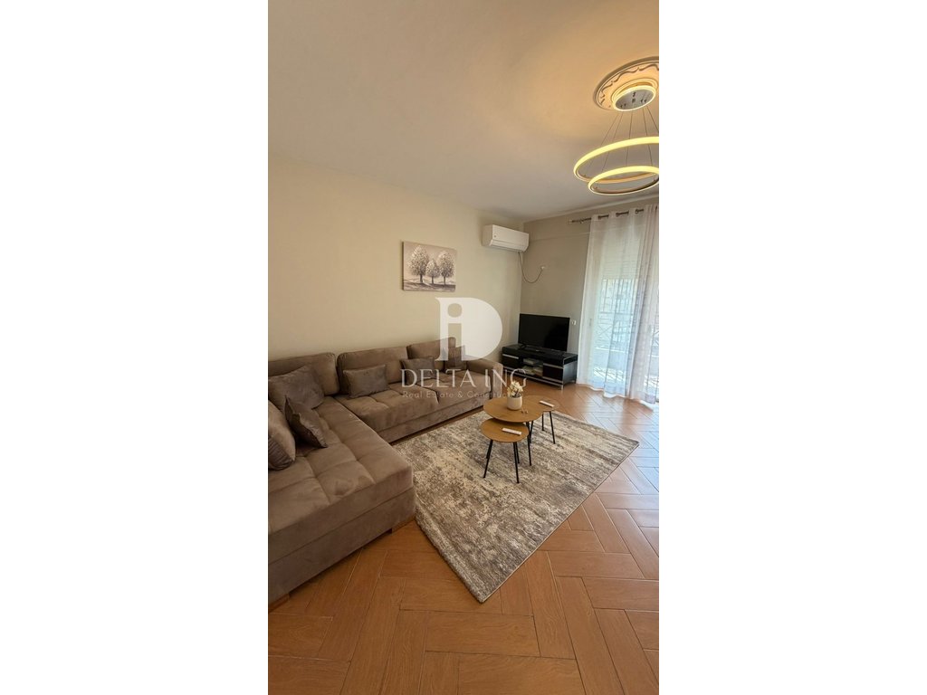 Shitet apartament 2+1+2 te Selvia
