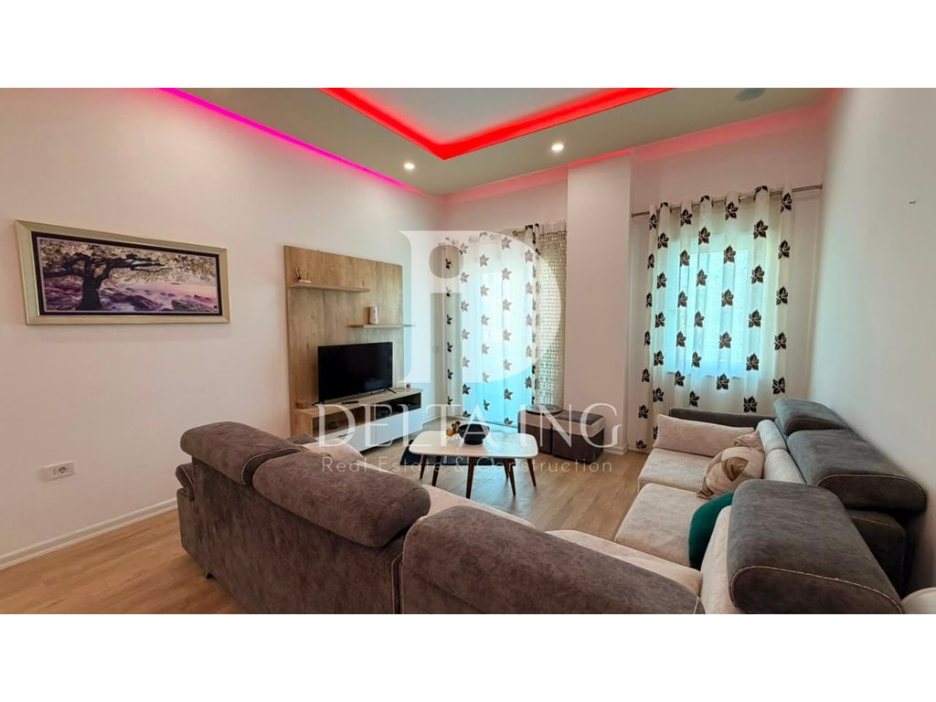 Shitet apartament 2+1+2 te Liqeni i Thatë, Rruga Peti