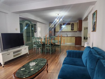 Apartament 2+1+2+Post Parkimi per Qira ne Bllok