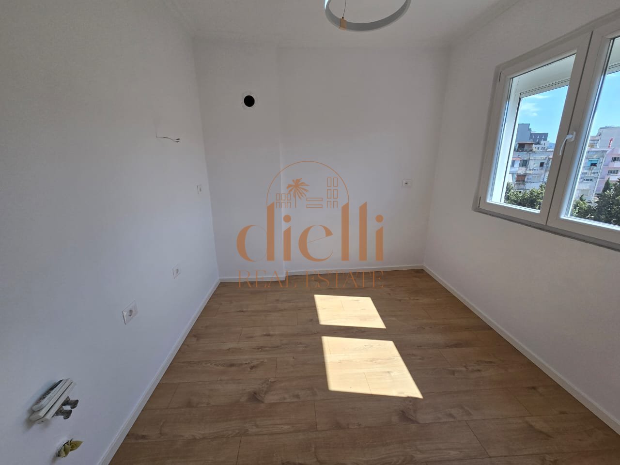 Apartament 2+1 per Shitje tek Rruga Bardhyl