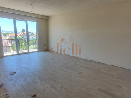 2+1 Apartment for Sale in Kamez