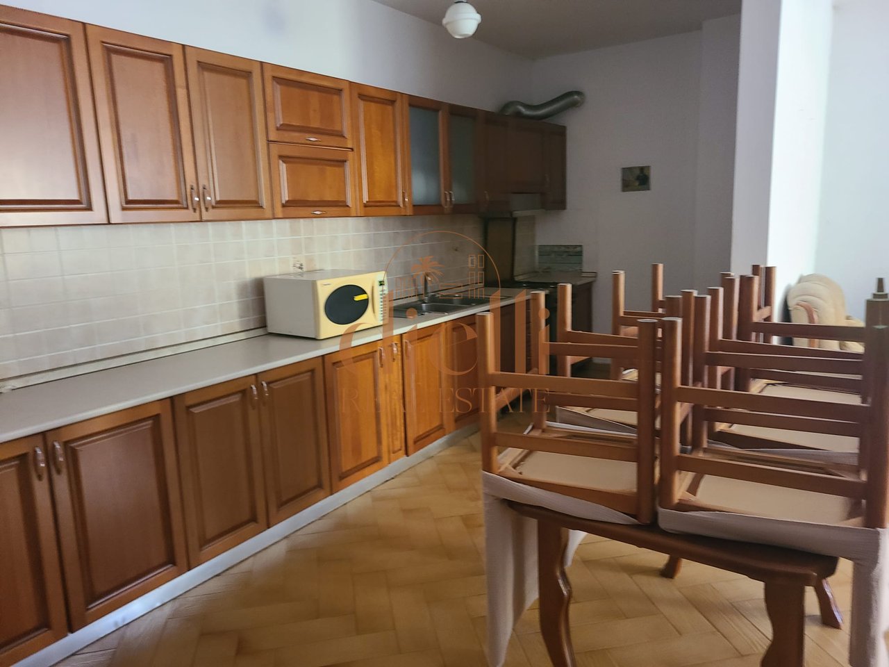 Appartamento 2+1+2 in affitto vicino al Mercato Elettrico