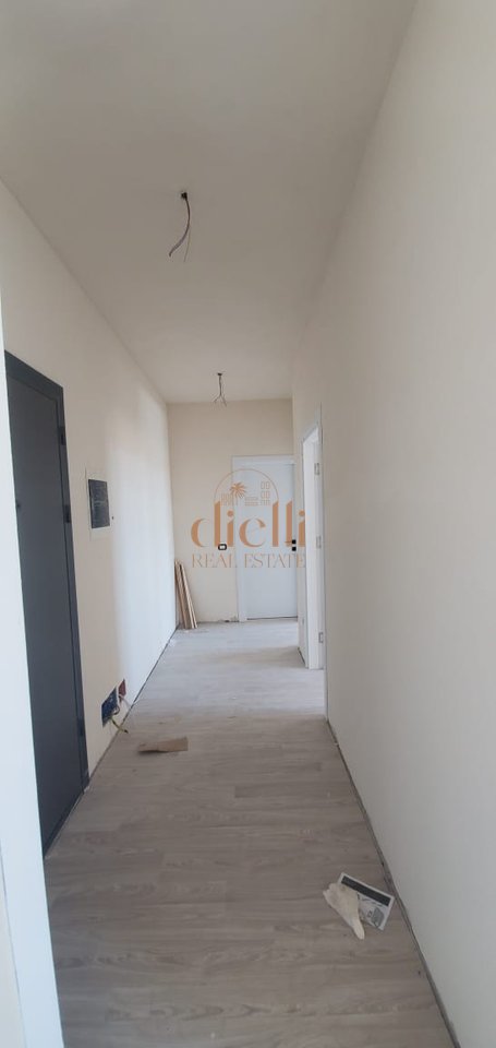 2+1 Apartment for Sale in Kamez