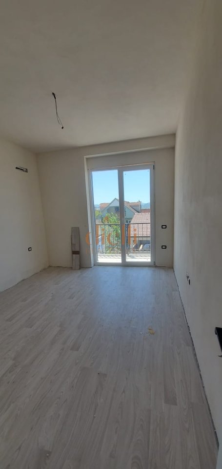 2+1 Apartment for Sale in Kamez