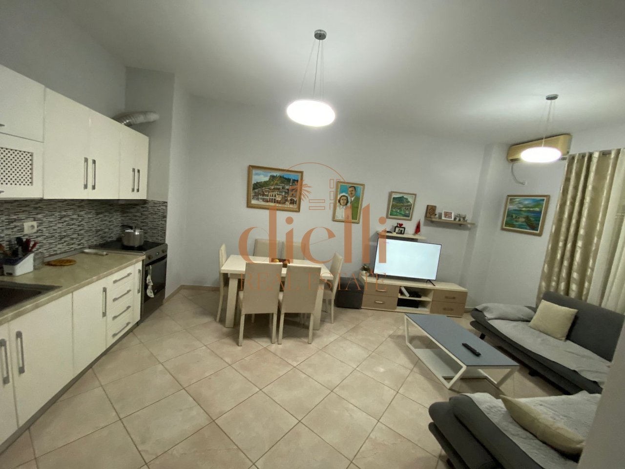 Apartament 2+1+2 per Shitje ne Fresk