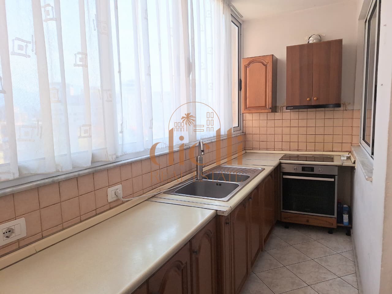 2+1 Apartment for Rent on Siri Kodra Street