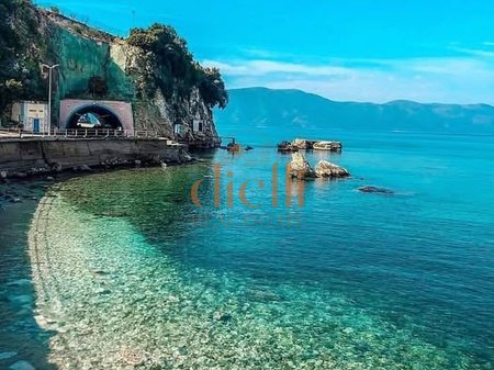 Hotel per shitje, tek Uji i Ftohte Vlore.