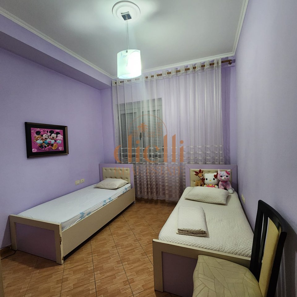 Apartament 2+1 per Qira tek Medreseja