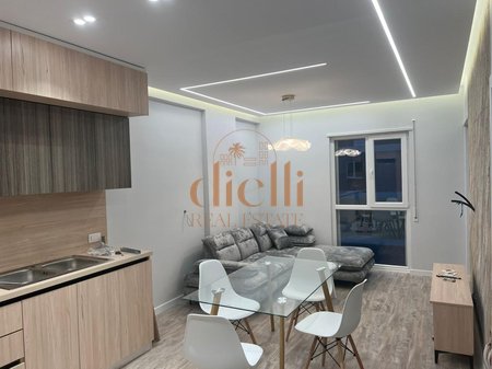 Appartamento 1+1 in affitto a Univers City