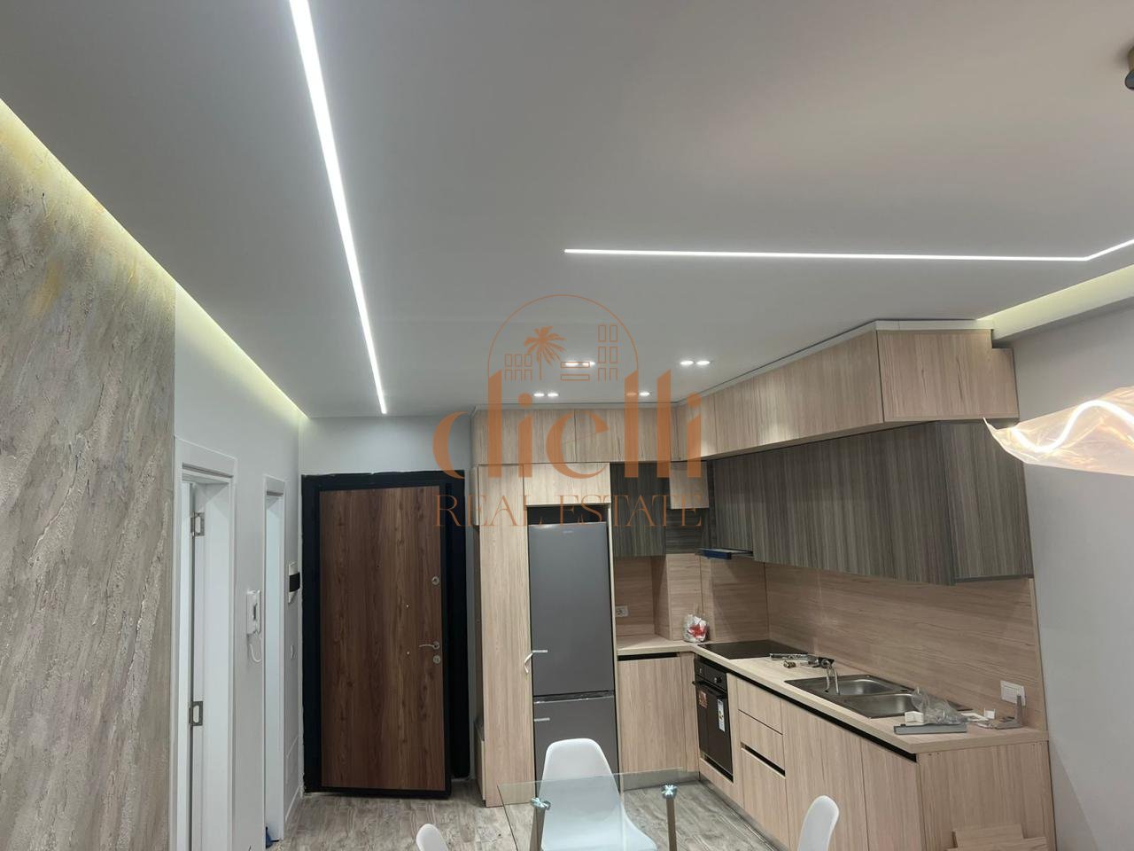 Appartamento 1+1 in affitto a Univers City