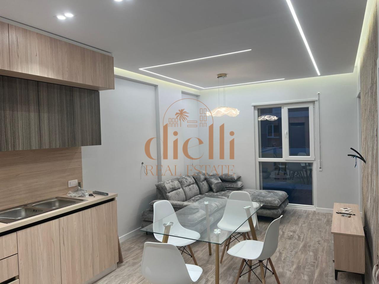 Appartamento 1+1 in affitto a Univers City