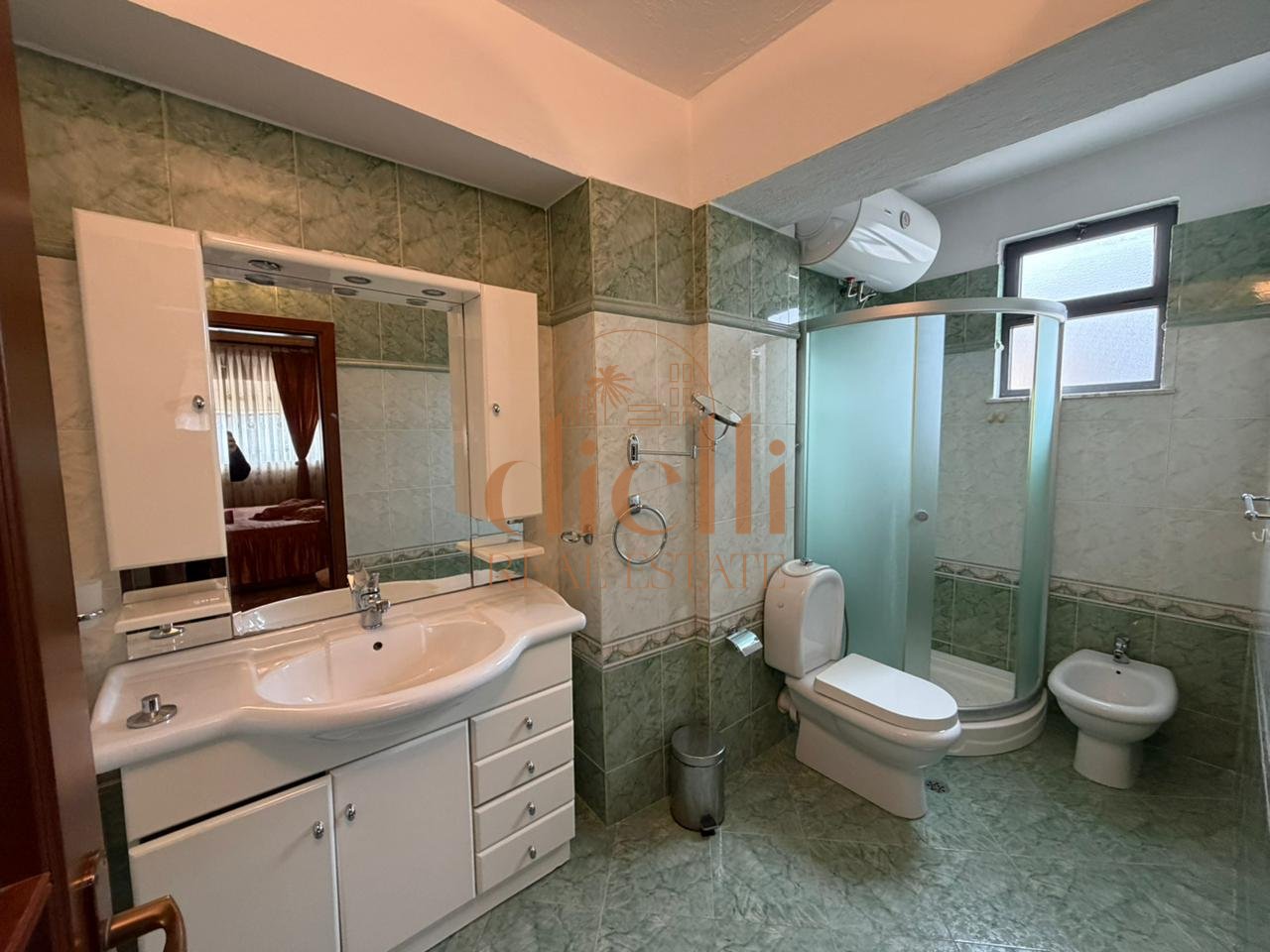 Apartament 2+1+2 per Qira tek Libri Universitar