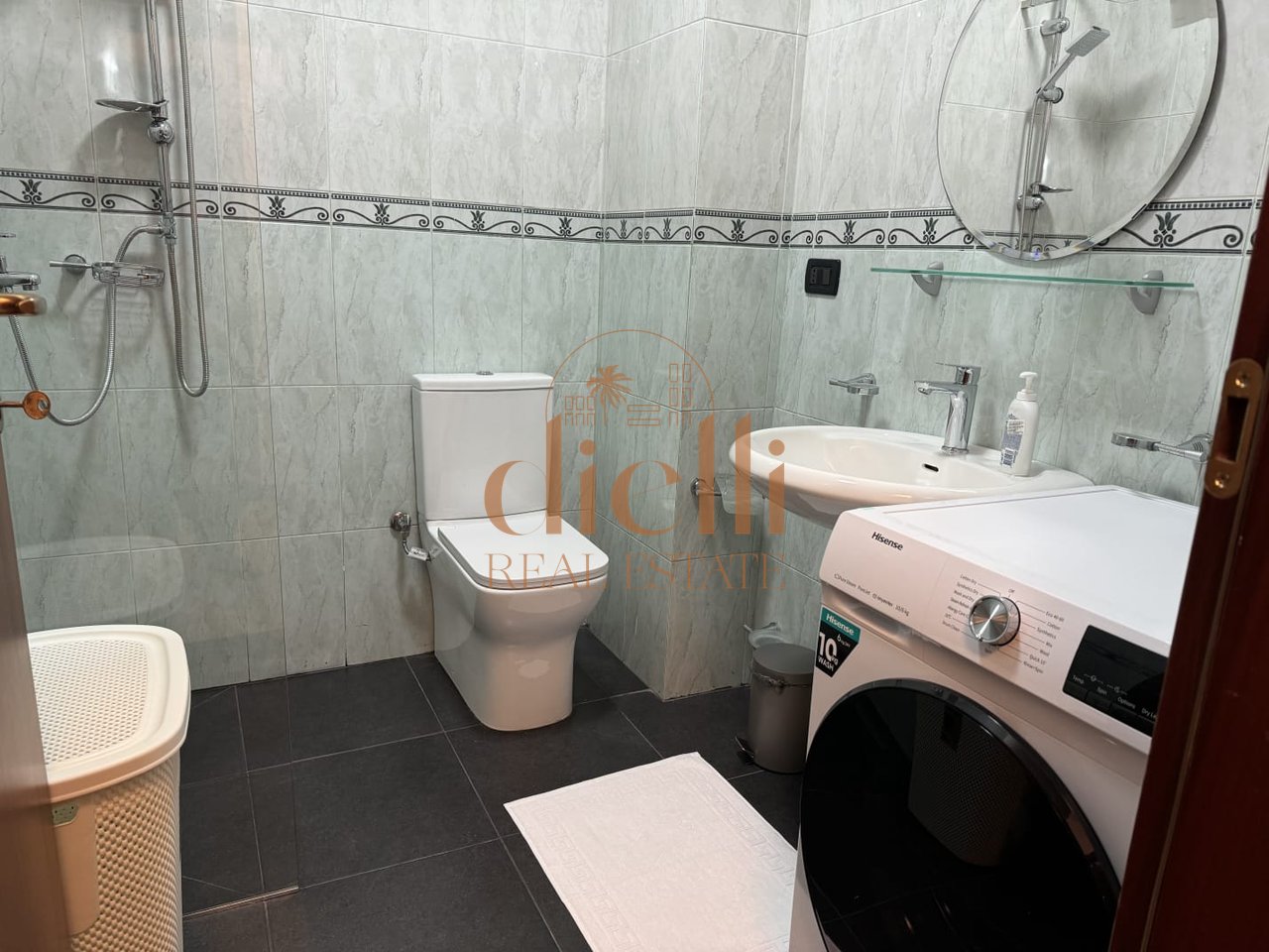 Apartament 2+1 per Qira tek Komuna e Parisit