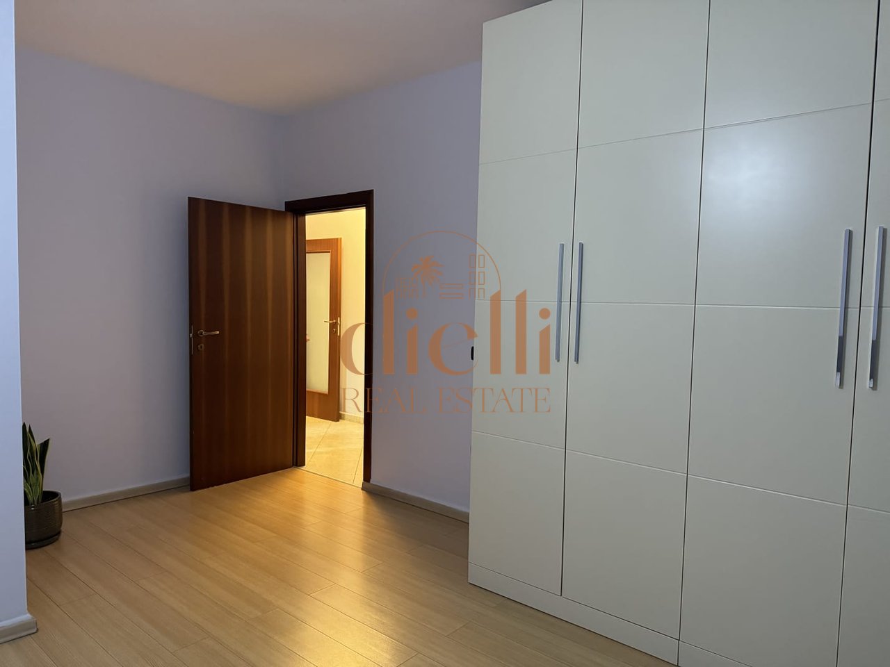 Apartament 2+1 per Qira tek Komuna e Parisit