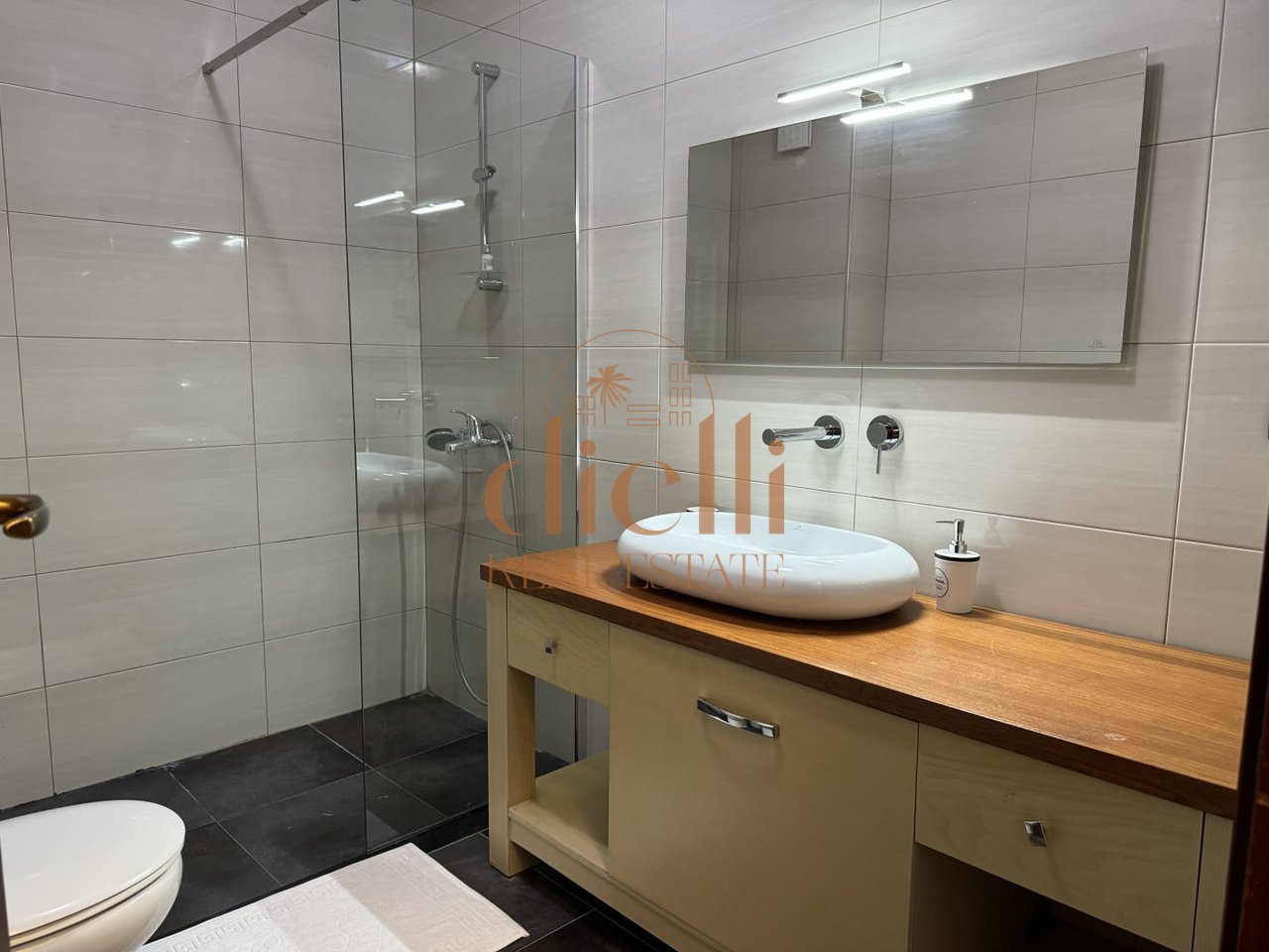 Apartament 2+1 per Qira tek Komuna e Parisit