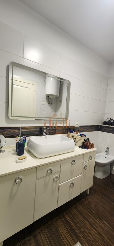 Apartament Modern 2+1 per Qira tek Mine Peza