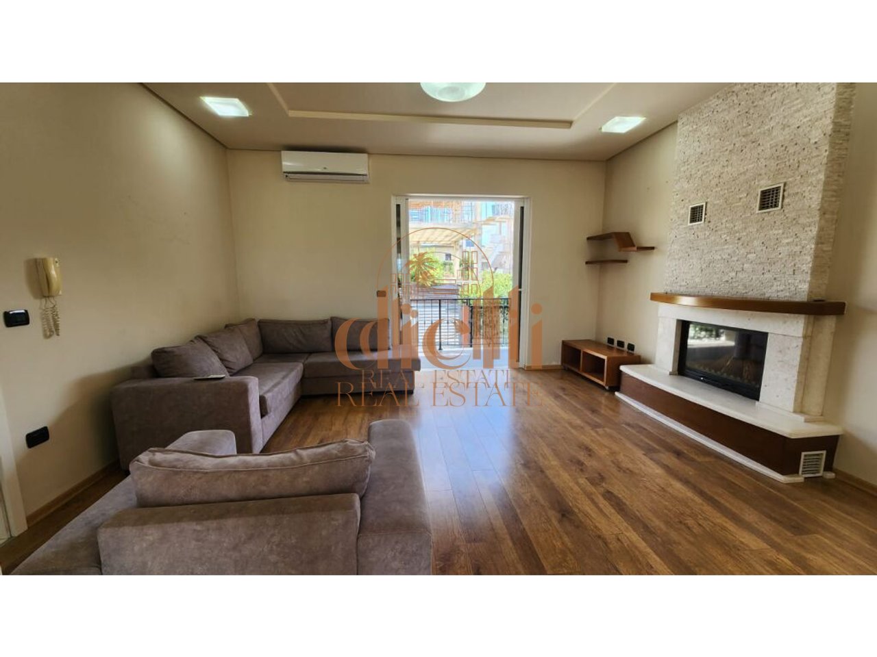 Vile 3 katëshe për qira pranë Teg