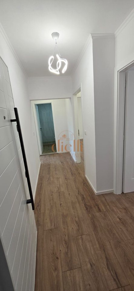 Apartament 2+1 per Shitje tek Rr.Kavajes