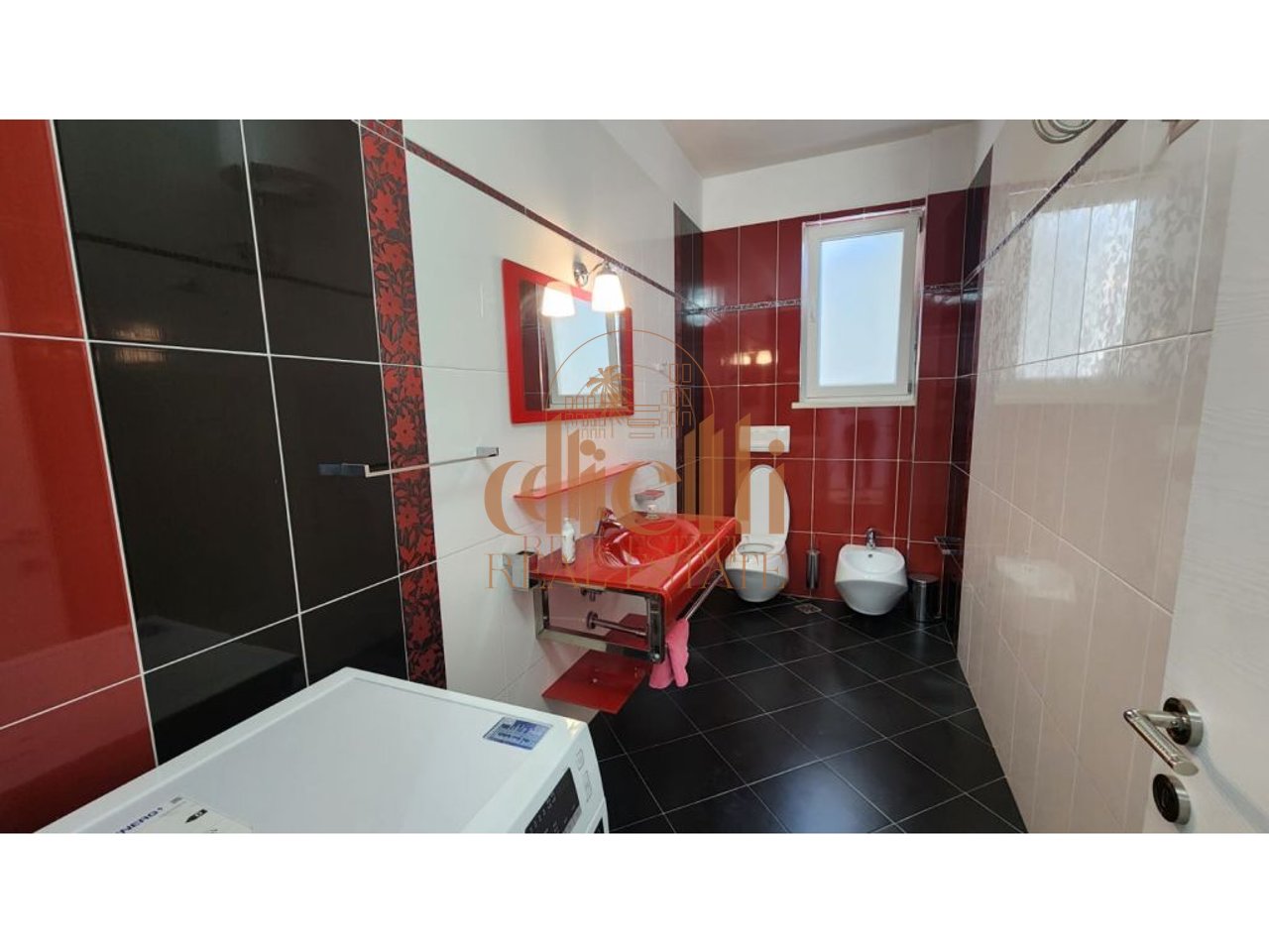 Apartament 3+1+2 per Qira tek Rruga Elbasanit