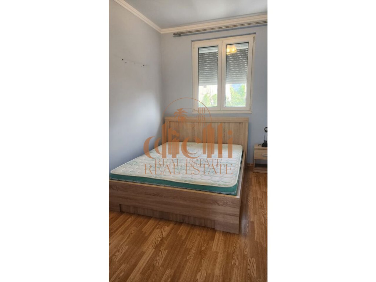 Vile 3 katëshe për qira  pranë Teg