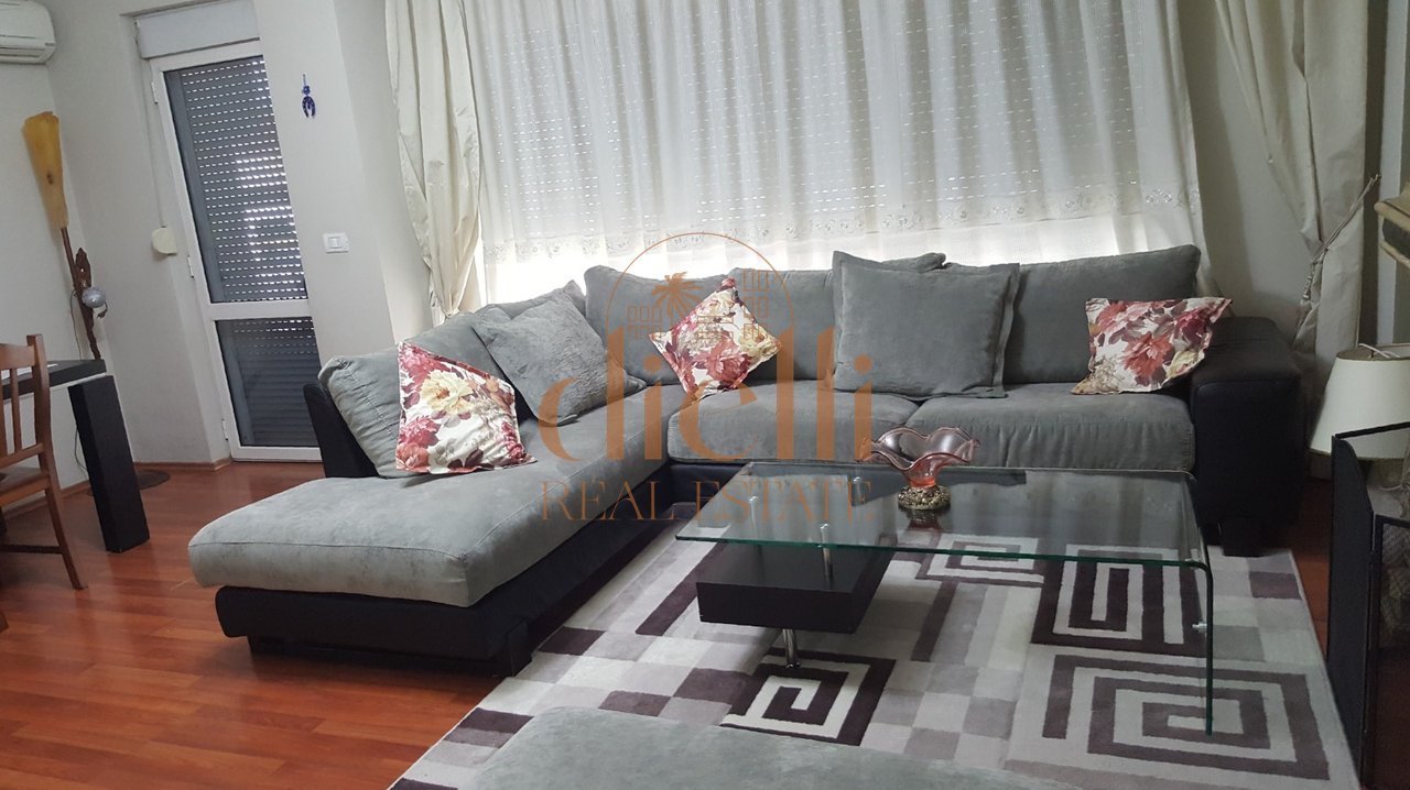 1+1 Apartment for Rent at Pazari Ri