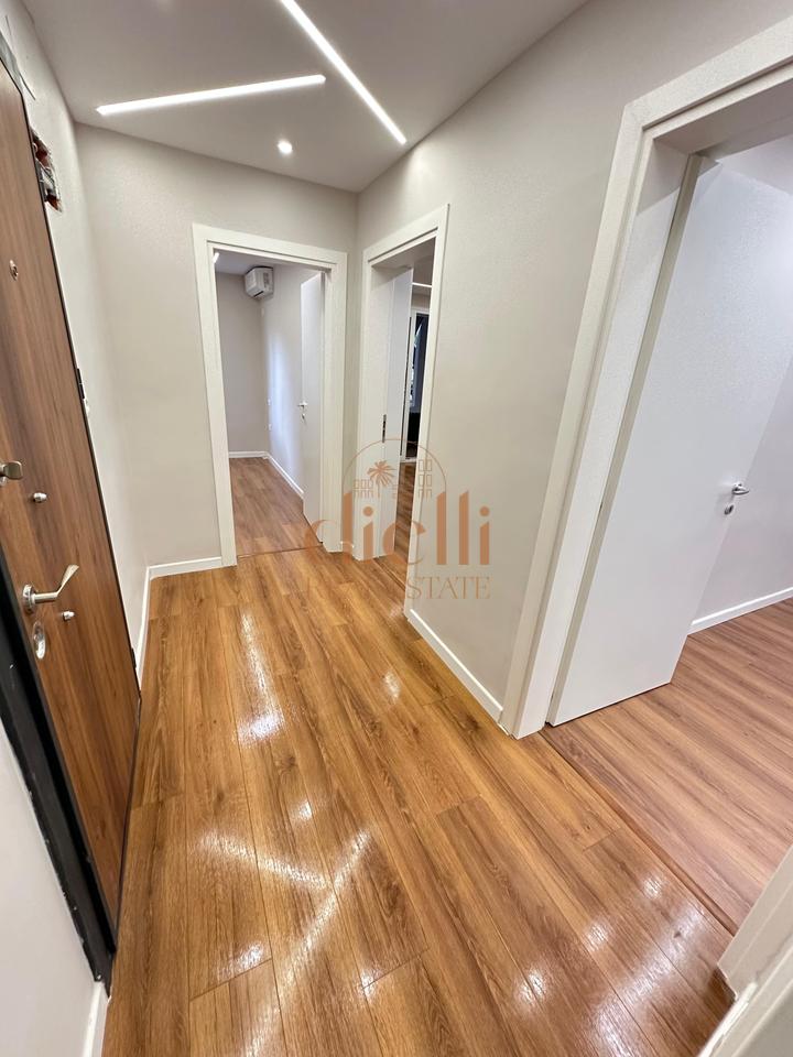 Apartament 2+1 per Shitje ne Bllok