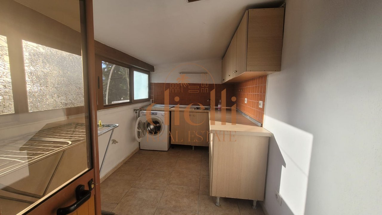 Apartament 3+1+2+Verande per Qira prane Fakultetit Ekonomik