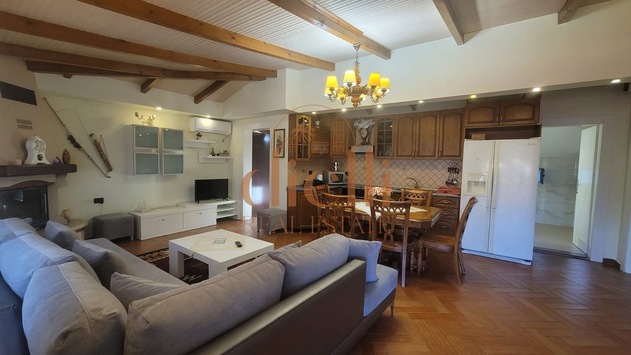 Apartament 3+1+2+Verande per Qira prane Fakultetit Ekonomik