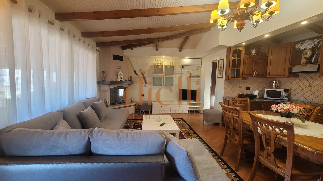 Apartament 3+1+2+Verande per Qira prane Fakultetit Ekonomik
