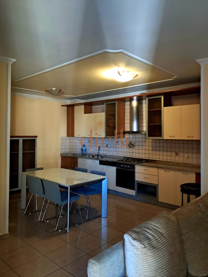 Apartament 2+1 per Qira prane Librit Universitar