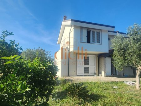 Ville in vendita a Yrshek