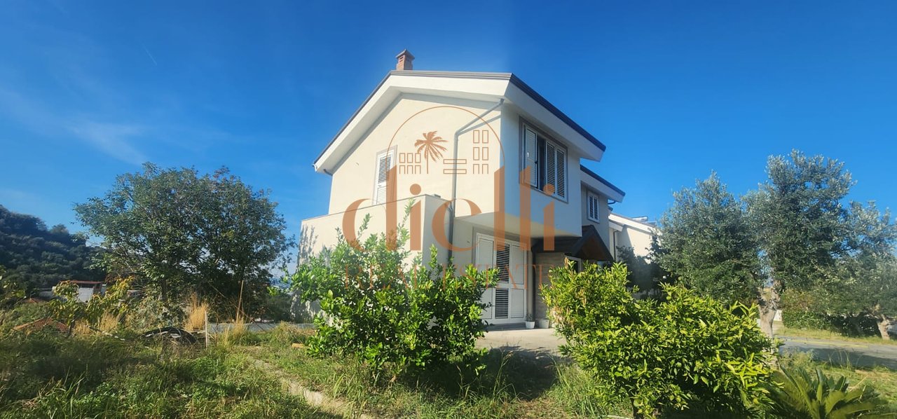 Exclusive! Villa for Sale in Yrshek