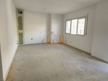 Apartament 1+1 per Shitje tek Pazari Ri