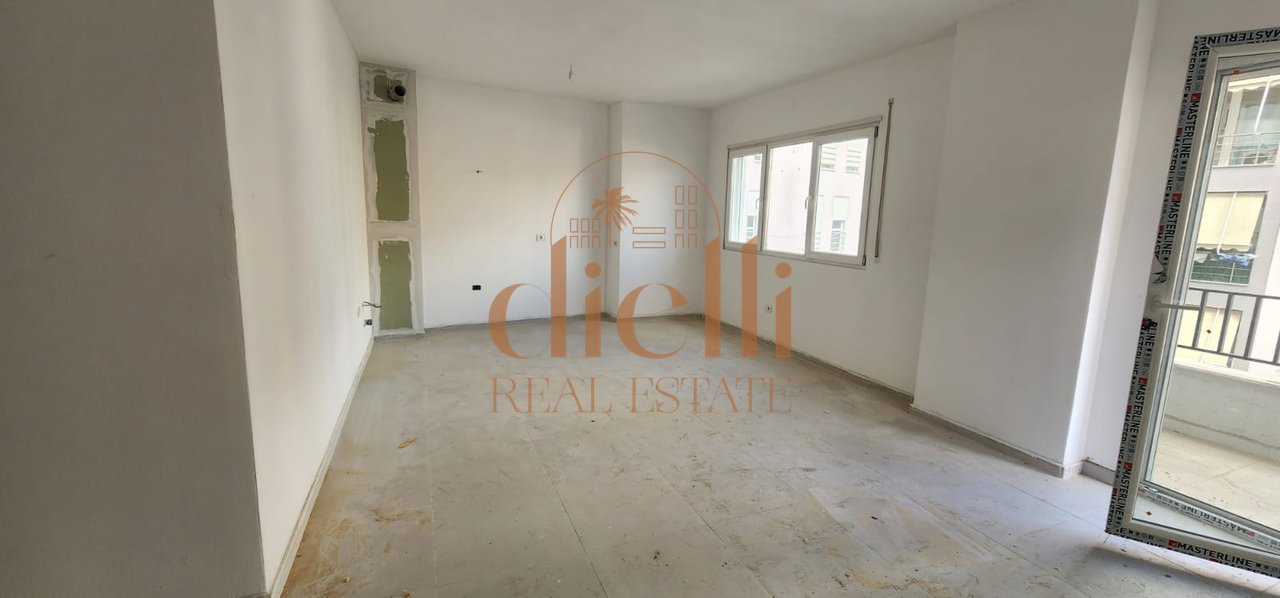 Apartament 1+1 per Shitje tek Pazari Ri