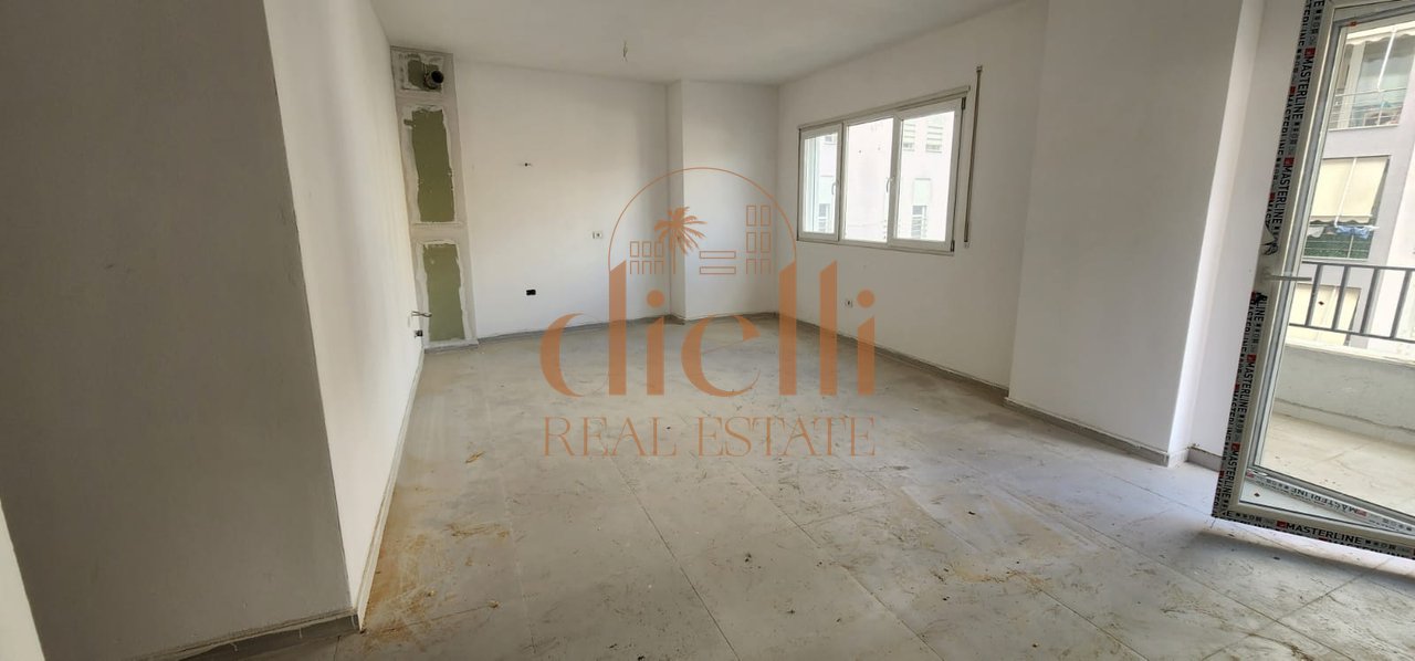 Apartament 1+1 per Shitje tek Pazari Ri