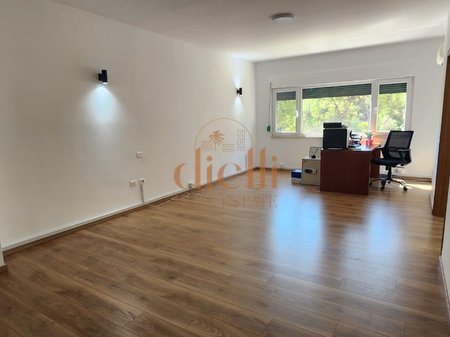 Ambient Zyrash per Qira prane Air Albania